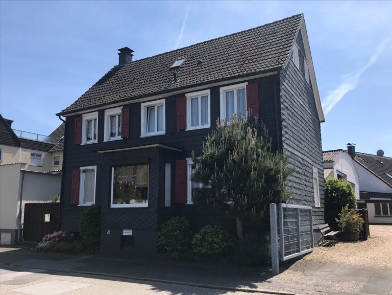 IMG-20230531-WA0100 Leichlingen (Rheinland) Einfamilienhaus PROVISIONSFREI - Einfamilienhaus im Bergischen Stil, 3 Garagen, Innenhof und eine gro�e Halle -