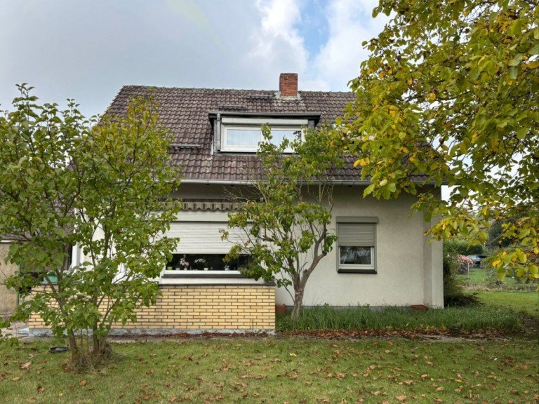 IMG-20250930-WA0091 Erftstadt Einfamilienhaus Einfamilienhaus ca. 151 m� Wfl. und 1.101 m� Grundst�ck -ideal f�r handwerklich Begabte K�ufer -
